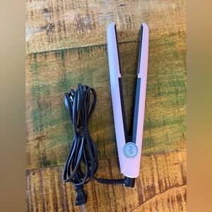 GHD Gold Styler 1 Flat Iron In Soft Pink Limited Edition